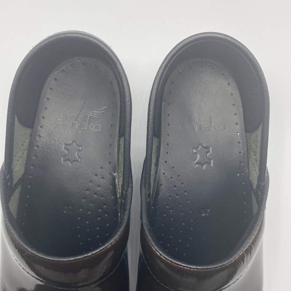 Excellent Condition Dansko Clogs - image 4